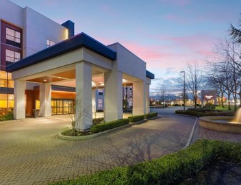 Hampton Inn & Suites by Hilton Langley-Surrey 4