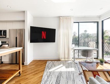 Lux Hotel style 2 bedroom apartment gym parking rooftop 4