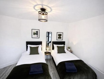 Suite Swindon Escape In Town Centre - Free Parking 2
