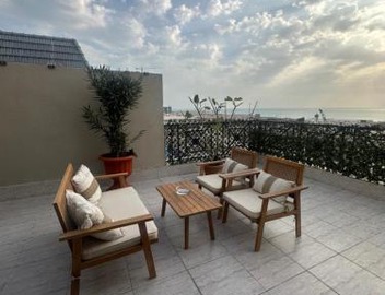 رِهٓاف Rooftop أنيقة بإطلالة بحرية هادئة في الخبر 4