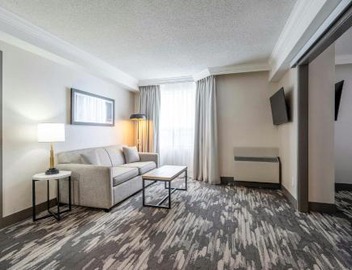 Sandman Signature Mississauga Hotel 5