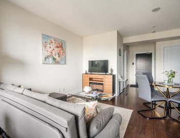 Elegance In Peonies 1 Bedroom Condo 23 Floor Free parking in Downtown Toronto 5