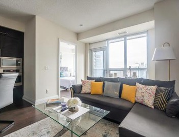 Elegance In Peonies 1 Bedroom Condo 23 Floor Free parking in Downtown Toronto 4