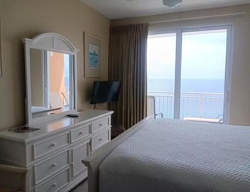 Coastal condo close to beaches shared pools 3