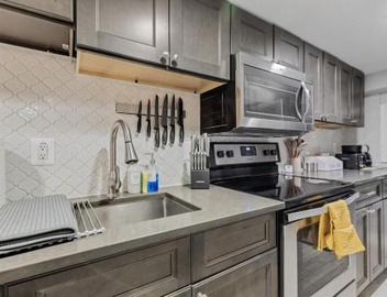 1-BR Pad in the Heart of Petworth - Walk to METRO 3