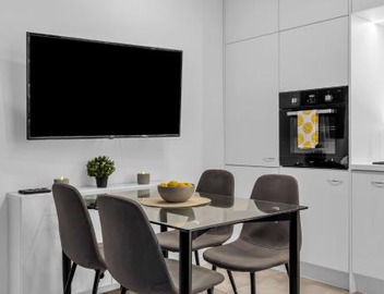 Old Town Warsaw Apartment 2BR Sleeps 6 Family-Friendly 2