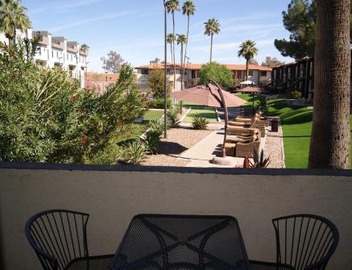 124 Fully Furnished 1BR Suite-Prime Location 5
