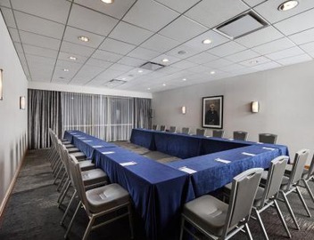 Renaissance Chicago O'Hare Suites Hotel 5