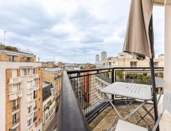 GuestReady - Contemporary Apt in the 20th Arr 5