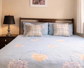 Elegant Guesthouse near Sheppard Subway with Private Ensuite Rooms 4