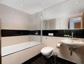 VESTO Two-Bedroom near Battersea Power Station 4