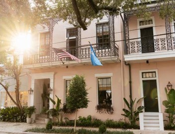 Garden District Hotel 2