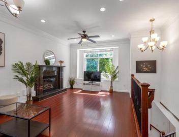 Central Spacious 3 Br Upstairs 2