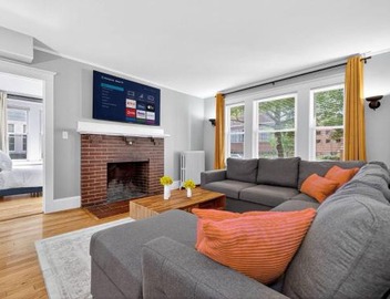 Vintage 5BR apt in Boston with Free Parking 2