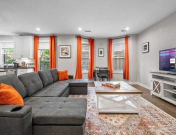 Luxury 3BR apt in Boston with Roku TV 2