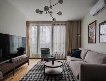 Grzybowska Luxury Apartment with Skyline View by House Expert Warsaw 3