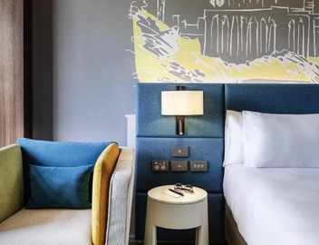 Mercure Auckland Queen Street 3