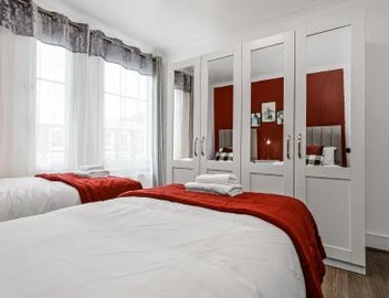 Lovely Flat by Emirates - 5 mins to Kings Cross St Pancras 2