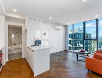 Spacious 4BR penthouse in Box Hill Free Parking x 2 5