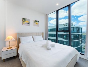 Spacious 4BR penthouse in Box Hill Free Parking x 2 4
