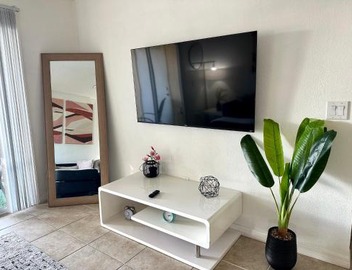 Modern 2BR Lakeview Near Orlando Airport Free Parking 3