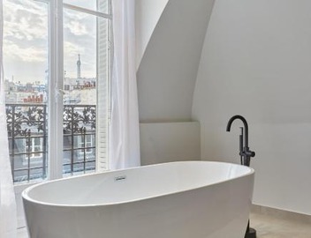 Spacious 3 Bedroom Apartment - Luxe Trocadero 5