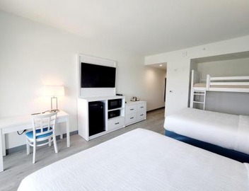 ChartHouse Clearwater Beach Marina Hotel 4