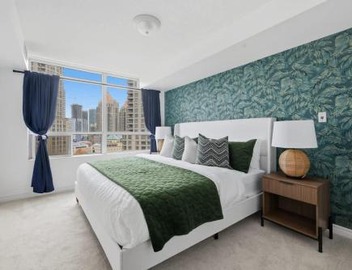 Tropical Designer King Suite - Sleeps 5 - Parking 3