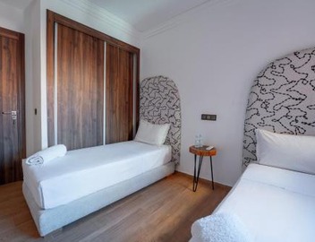 Gueliz Central Apartment with Pool and Parking 5