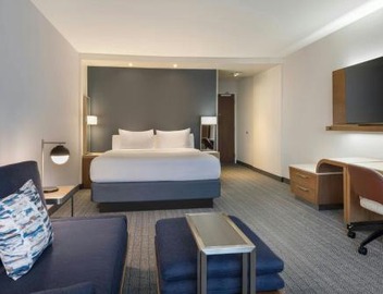 Courtyard by Marriott Redwood City 2