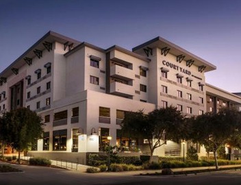 Courtyard by Marriott Redwood City 3