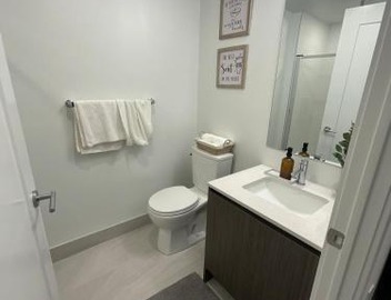 Serene Cozy 1BDRM Condo near Sherway Mall, Lakeshore, & Airport 2