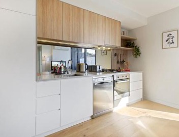 Cosy 1-Bed with Private Balcony By Showgrounds 5