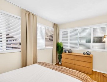 Prime Manhattan Beach 2BR Walk to Beach with Parking 2