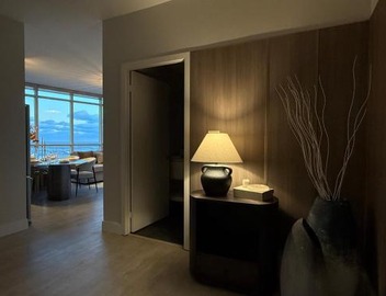 40th Fl Designer Lakeview 2BR PATH & Union Access 3