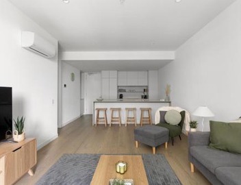 Free parking - trackside apartment with pool, gym 2