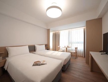 Stage Well Hotel 2