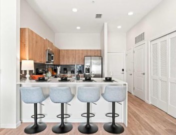 Riviere 3BR Apartment Stylish King Family Pets Friendly Pool & Gym Near Epic Universe 5