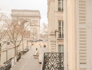 AC 3bds Apt with arc de triomphe view & terrace 3