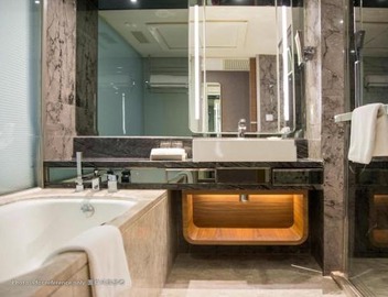 Royal Plaza Hotel 5