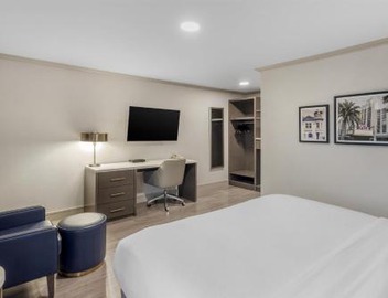 Best Western Plus Executive Suites 3