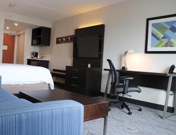 Holiday Inn Express Brampton by IHG 2