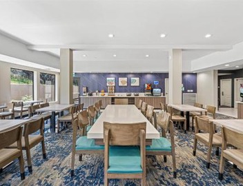 Best Western Valencia/Six Flags Inn & Suites 3