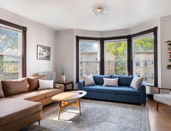 Knock on Wood - Airy Charm in Heart of Downtown 4