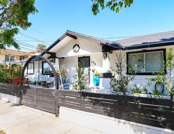 Immaculate 3BDR Bungalow - 5-Min Walk to Beach 4