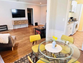 Los Angeles Home Located in Beautiful Pasadena 2