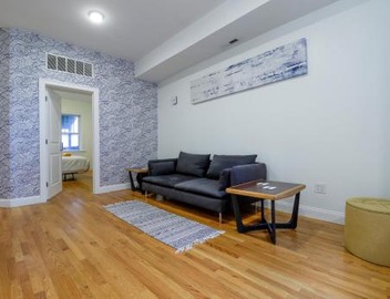 Modern & Spacious 4-Bedroom Apartment in Roxbury 2
