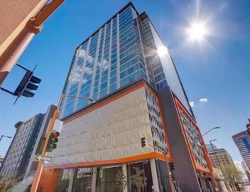 Boulevard Stays Downtown Highrise STU Sky Pool Parking Gym 15 4