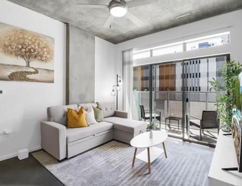 Centric 2BR In HEART of DTPHX Free Garage Parking 5