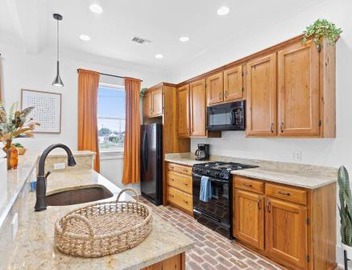 2BR retreat w kitchen & balcony 4